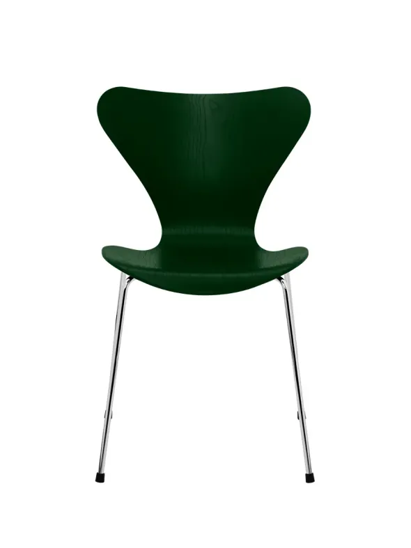 3107 Serie 7 stol i farvet ask af Arne Jacobsen