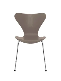 3107 Serie 7 stol i farvet ask af Arne Jacobsen
