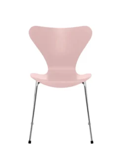 3107 Serie 7 stol i farvet ask af Arne Jacobsen