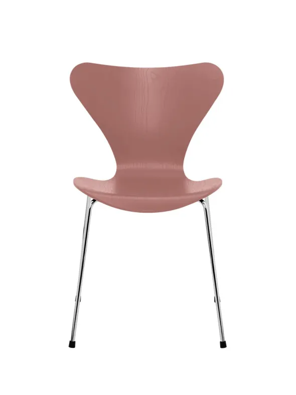 3107 Serie 7 stol i farvet ask af Arne Jacobsen