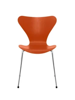 3107 Serie 7 stol i farvet ask af Arne Jacobsen