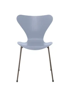 3107 Serie 7 stol i farvet ask af Arne Jacobsen