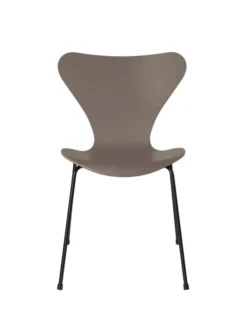 3107 Serie 7 stol lakeret af Arne Jacobsen