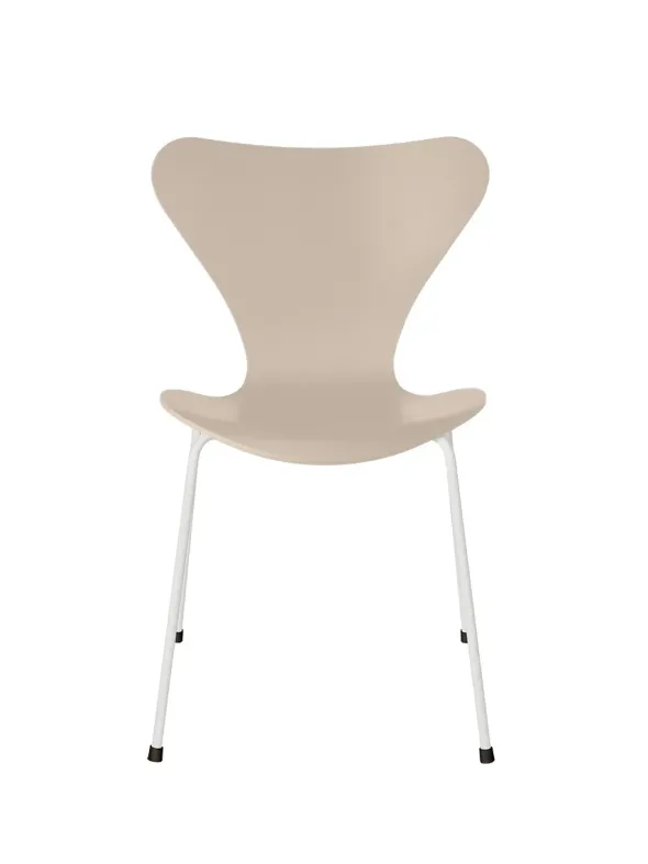 3107 Serie 7 stol lakeret af Arne Jacobsen