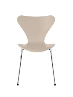 3107 Serie 7 stol lakeret af Arne Jacobsen
