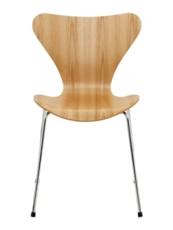 3107 Serie 7 Stol, naturfiner af Arne Jacobsen
