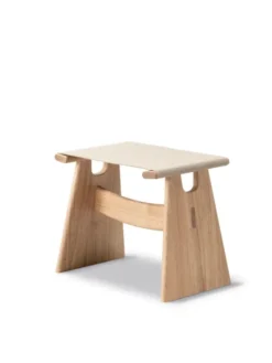 Seto Stool, eg lys olie fra Fredericia Furniture