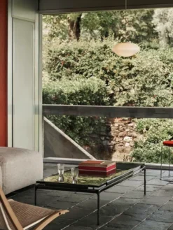 Sett LN12 Sofabord, smoked glass / dark chrome fra &Tradition