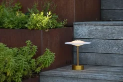 Sinus 22 Portable bordlampe, messing af Piet Hein