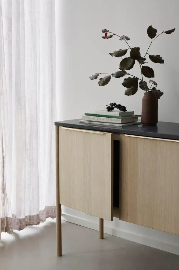 Skagerak Jut Cabinet fra Fritz Hansen