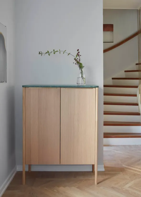 Skagerak Jut High Cabinet fra Fritz Hansen