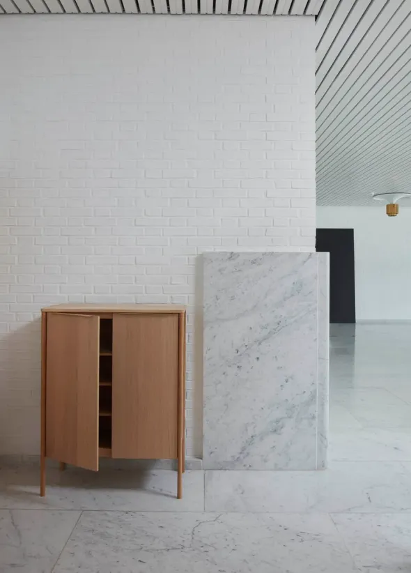 Skagerak Jut High Cabinet fra Fritz Hansen