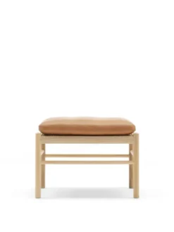 Skammel til Colonial Chair af Ole Wanscher