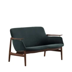 53 sofa, valnød af Finn Juhl