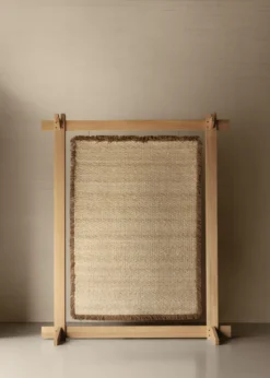 Soft Outline gulvtæppe, Beige fra Linie Design