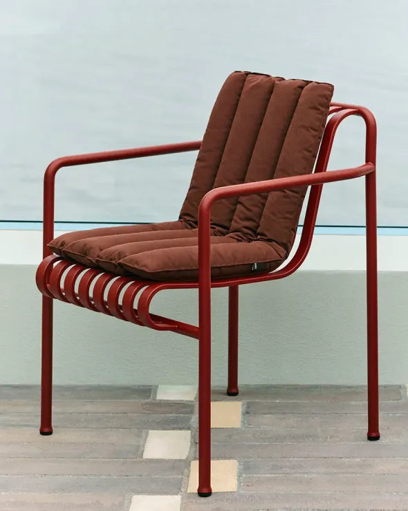 Soft Quilted Cushion til Palissade Dining Armchair fra Hay