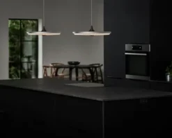 Soleil pendel medium, røget eg, papir skærm fra Le Klint