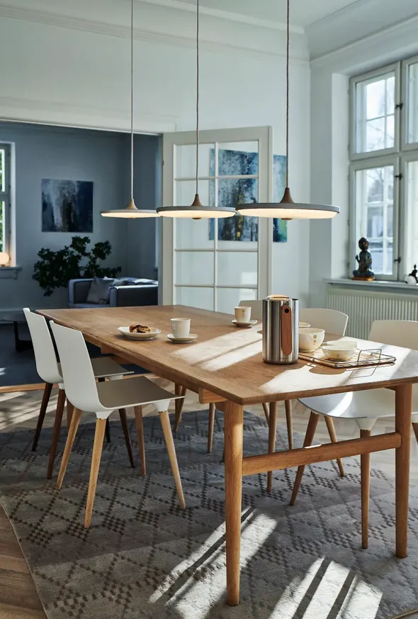 Soleil pendel small, lys eg, plast skærm fra Le Klint