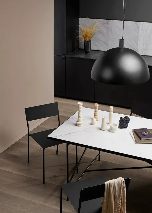 Spisebord 185, hvid marmor fra HANDVÄRK
