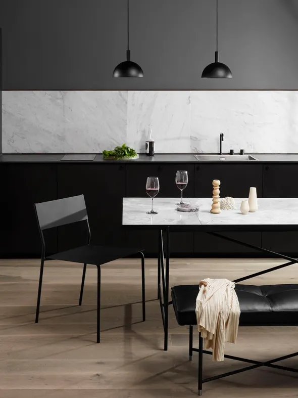 Spisebord 230, hvid marmor fra HANDVÄRK