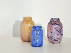 Splash Vase, Round light pink and yellow fra Hay