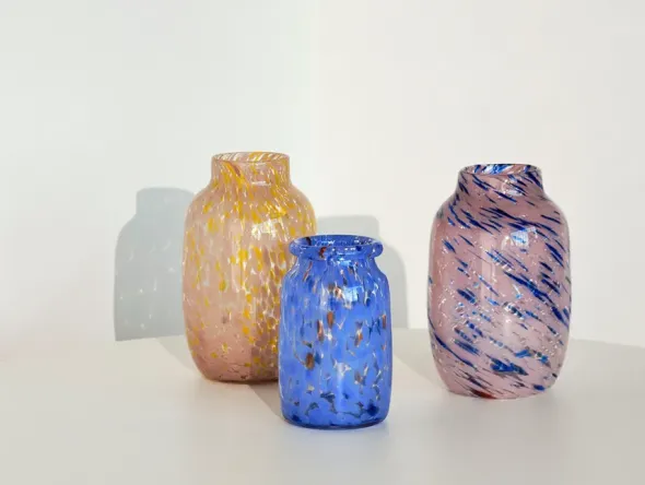 Splash Vase, Round light pink and yellow fra Hay