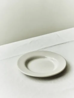 S.R. Dessert Plate fra Louise Roe