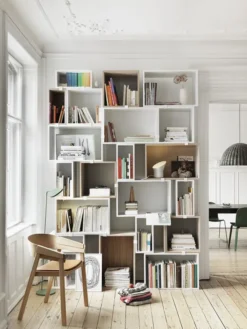 Stacked Reol, medium fra Muuto