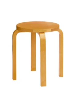 Stool E60, honey stained birk fra Artek