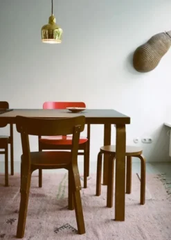 Stool E60, walnut stained fra Artek