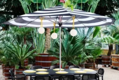 Stripesol parasol fra Fatboy