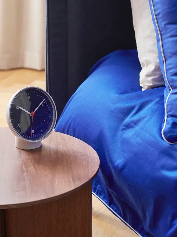 Table Clock fra Hay