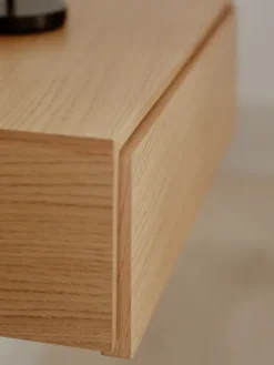 Tana Wall Mounted Nightstand, oak fra New Works