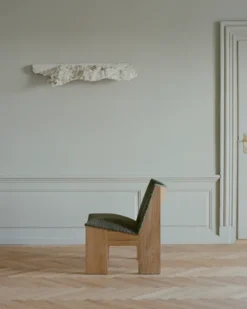Tenon Lounge Chair, natural oak fra New Works