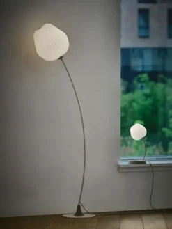 The Bouquet Gulvlampe fra Le Klint