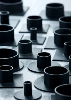 The Square lysestage Ø7 cm, sort fra Kunstindustrien