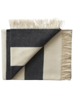 The Sweater Plaid, black fra Silkeborg Uldspinderi