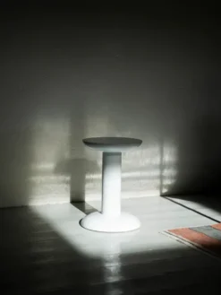Thing Sidebord/Skammel, white fra raawii