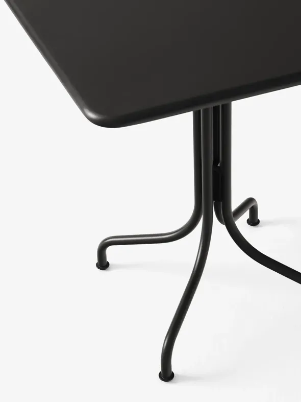 Thorvald SC97 Cafébord, 70x70 fra &Tradition