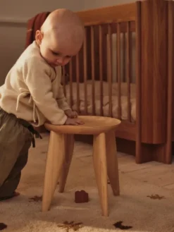 Tilu Baby Cot tremmeseng, olieret eg fra Ferm Living