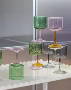 Tint Wine Glass fra Hay
