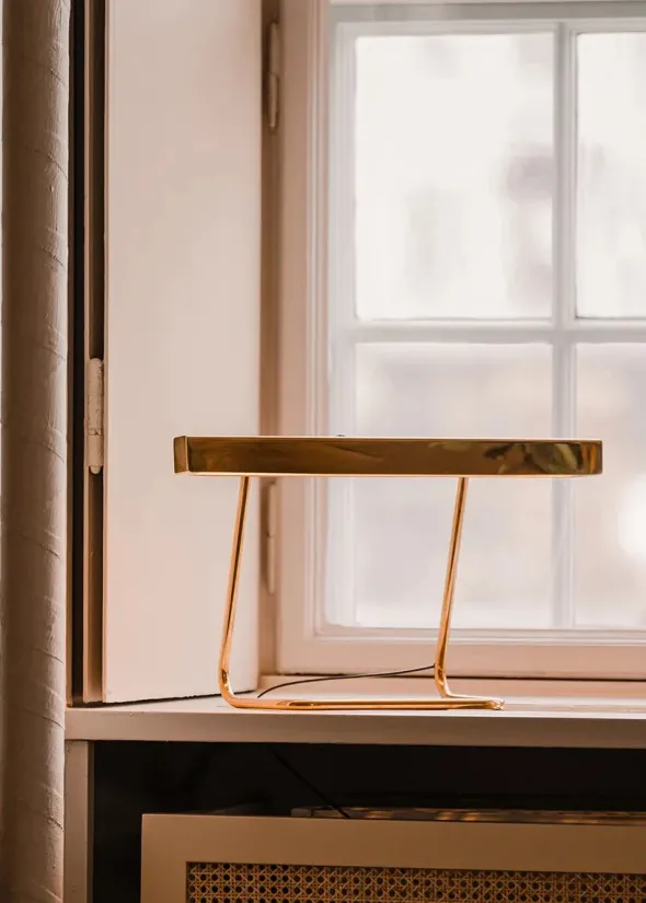 T Model bordlampe fra Anour
