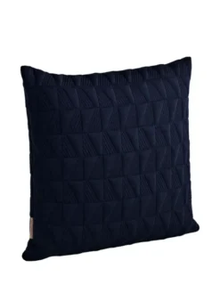 Trapez Pude 50x50 i midnight blue af Arne Jacobsen