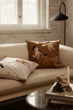 Turn Sofa 2 Bouclé, off-white fra Ferm Living