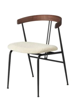 Violin Dining Chair, american walnut fra GUBI