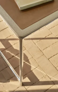 VIPP430 Studio Desk, camel leather fra Vipp
