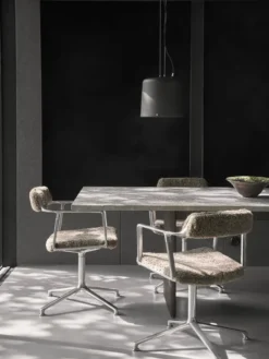 VIPP452 Swivel Chair, curly edition fra Vipp