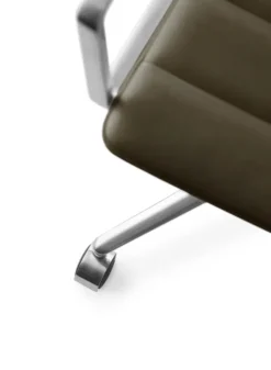 VIPP452 Swivel Chair m/hjul, bosco grøn læder fra Vipp