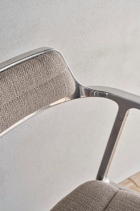 VIPP452 Swivel Chair m/hjul, dark sand fra Vipp