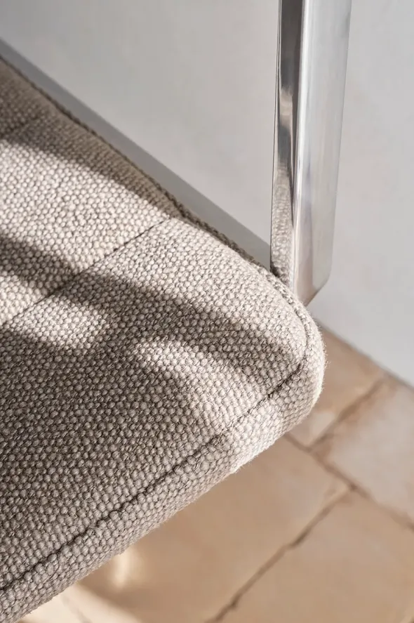 VIPP452 Swivel Chair m/hjul, dark sand fra Vipp